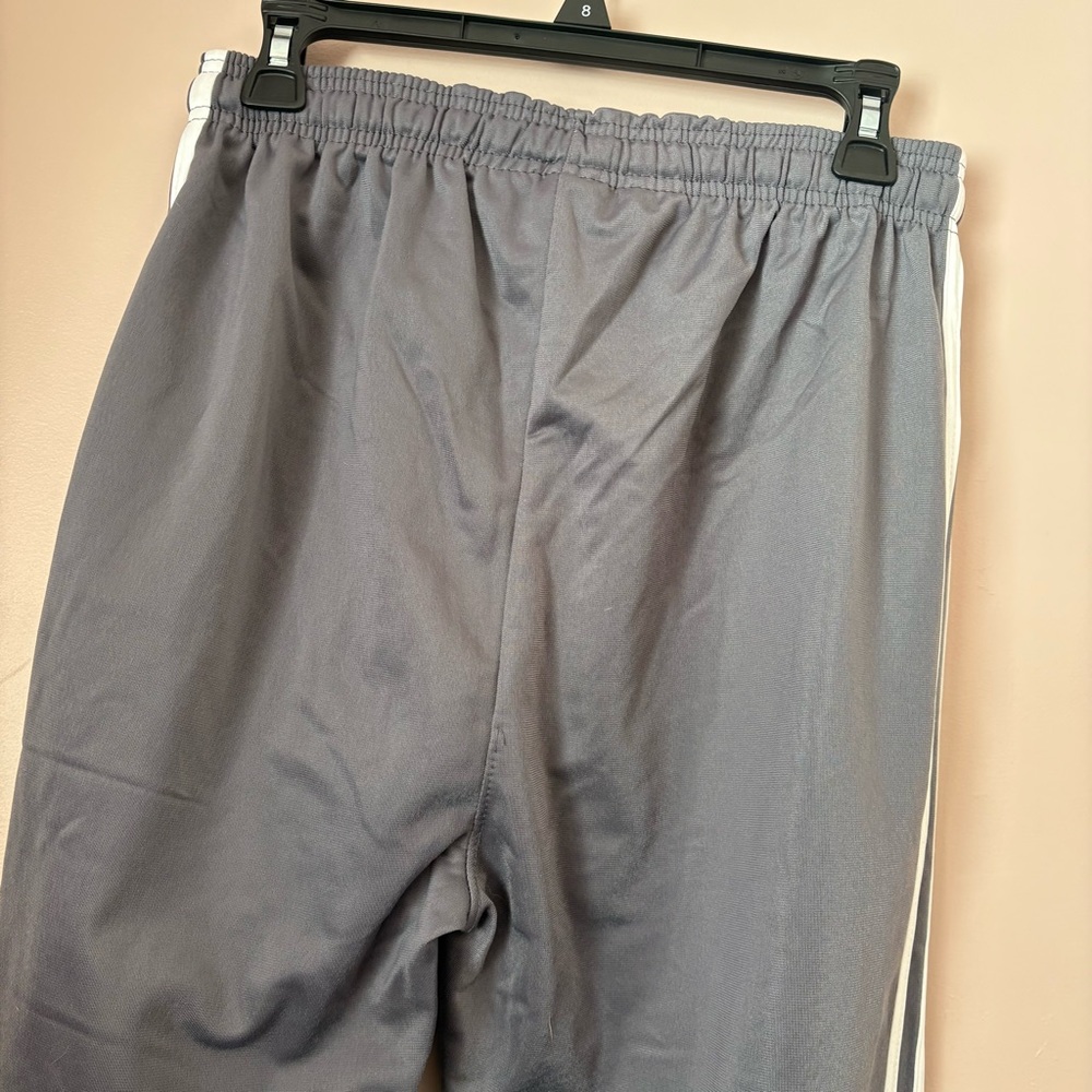 💚Adidas Gray and White Joggers with Classic Stripes - Picture 7 of 9